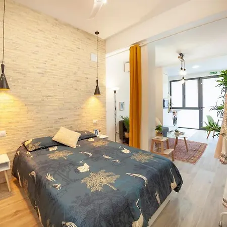 Ra - Stylish City Loft - Walk To The Best Of Valencia Exterior photo